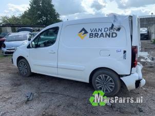 Używane Zacisk hamulcowy lewy tyl Peugeot Partner (GC/GF/GG/GJ/GK) 1.6 BlueHDi 100 Cena € 50,00 Procedura marży oferowane przez Autodemontagebedrijf De Mars