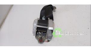 Begagnade Främre säkerhetsbälte, höger Toyota Yaris IV (P21/PA1/PH1) 1.5 12V Hybrid 115 Pris € 150,00 Marginaltabell erbjuds av Autodemontagebedrijf De Mars