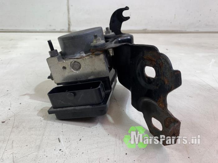 ABS-pump från en Fiat Punto Evo (199) 1.3 JTD Multijet 85 16V Euro 5 2011