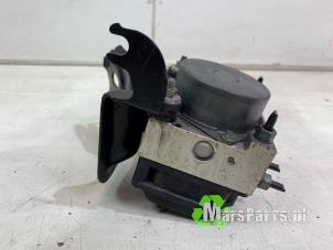 Używane Pompa ABS Fiat Punto Evo (199) 1.3 JTD Multijet 85 16V Euro 5 Cena € 75,00 Procedura marży oferowane przez Autodemontagebedrijf De Mars