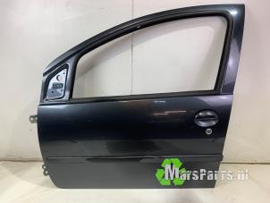 Begagnade Dörr, 4-dörrars, vänster fram Citroen C1 1.0 12V Pris € 70,00 Marginaltabell erbjuds av Autodemontagebedrijf De Mars