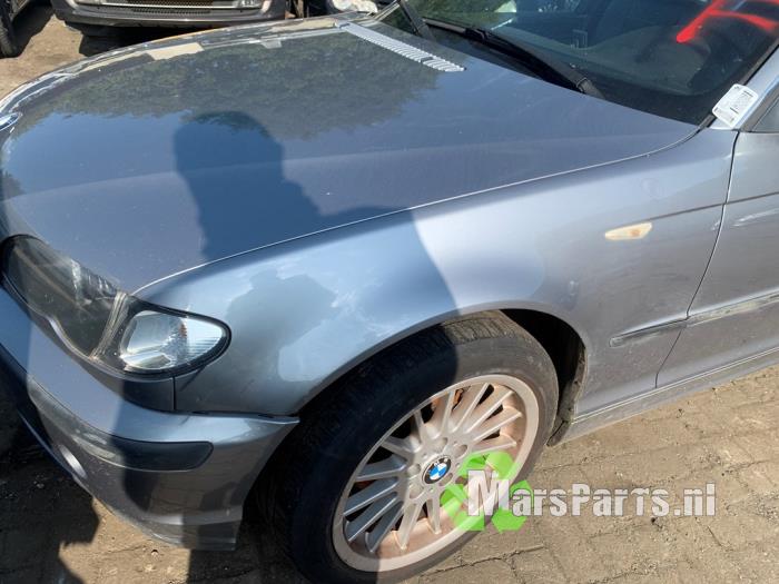 Framskärm, vänster från en BMW 3 serie (E46/4) 316i 16V 2003