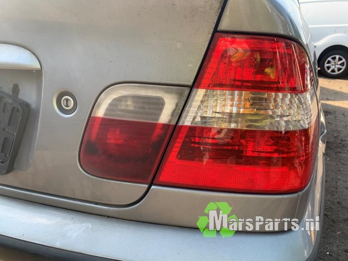 Baklykta, höger från en BMW 3 serie (E46/4) 316i 16V 2003