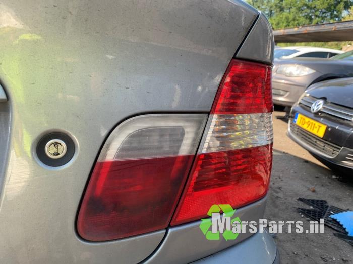 Baklykta, höger från en BMW 3 serie (E46/4) 316i 16V 2003