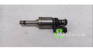 Używane Wtryskiwacz (wtrysk benzyny) Ford Focus 3 Wagon 1.0 Ti-VCT EcoBoost 12V 100 Cena € 30,00 Procedura marży oferowane przez Autodemontagebedrijf De Mars