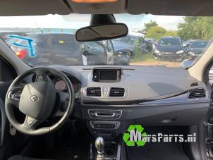 Begagnade Ratt Renault Megane III Grandtour (KZ) 1.2 16V TCE 130 Pris € 90,00 Marginaltabell erbjuds av Autodemontagebedrijf De Mars