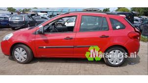 Begagnade Bakre drivaxel Renault Clio III Estate/Grandtour (KR) 1.2 16V TCE 100 Pris € 100,00 Marginaltabell erbjuds av Autodemontagebedrijf De Mars