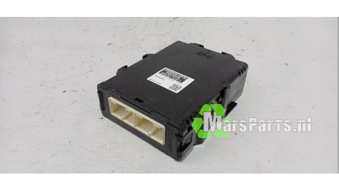 Dator, automatisk växellåda från en Toyota Auris Touring Sports (E18) 1.8 16V Hybrid 2014