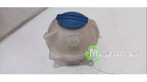 Używane Zbiornik rozprezny Volkswagen Polo V (6R) 1.4 TDI 12V 90 Cena € 25,00 Procedura marży oferowane przez Autodemontagebedrijf De Mars