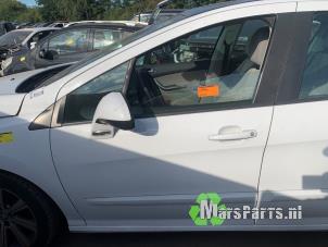 Gebruikte Portier 4Deurs links-voor Peugeot 308 (4A/C) 1.6 16V THP 155 Prijs € 50,00 Margeregeling aangeboden door Autodemontagebedrijf De Mars