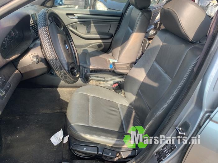 Främre säkerhetsbälte, höger från en BMW 3 serie (E46/4) 316i 16V 2003