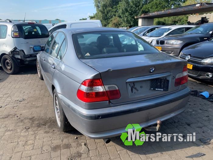 Dragkrok från en BMW 3 serie (E46/4) 316i 16V 2003