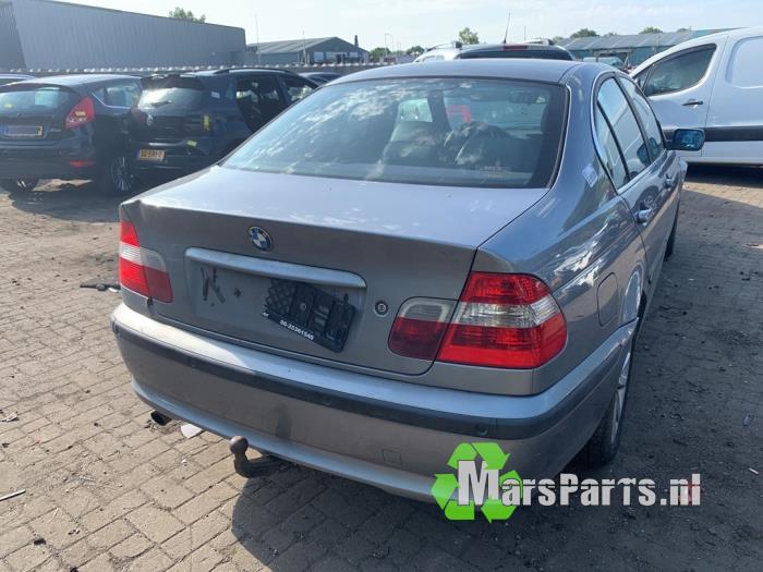 Dragkrok från en BMW 3 serie (E46/4) 316i 16V 2003