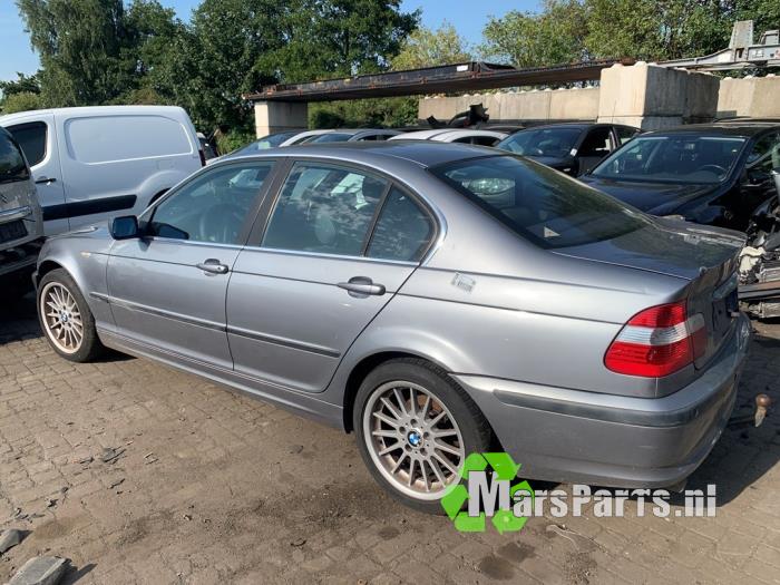 Vägmätare KM från en BMW 3 serie (E46/4) 316i 16V 2003