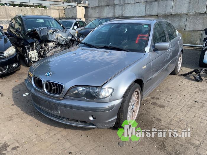 Främre bromsok, vänster från en BMW 3 serie (E46/4) 316i 16V 2003