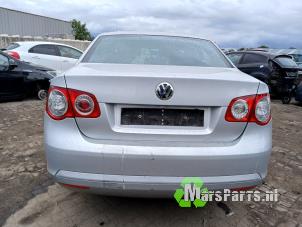 Begagnade Bakre drivaxel Volkswagen Jetta III (1K2) 1.6 Pris € 85,00 Marginaltabell erbjuds av Autodemontagebedrijf De Mars