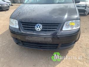 Używane Zderzak przedni Volkswagen Touran (1T1/T2) 1.6 FSI 16V Cena € 50,00 Procedura marży oferowane przez Autodemontagebedrijf De Mars