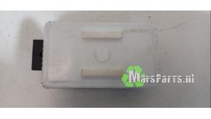 Gebruikte Antenne bandenspanning Tesla Model S 85 Prijs € 38,00 Margeregeling aangeboden door Autodemontagebedrijf De Mars