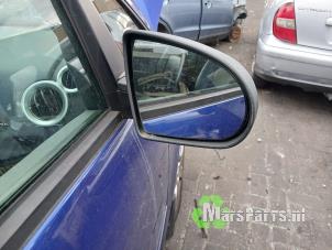Używane Lusterko zewnetrzne prawe Mitsubishi Colt CZC 1.5 16V Cena € 50,00 Procedura marży oferowane przez Autodemontagebedrijf De Mars