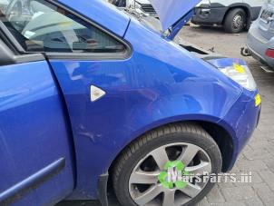 Używane Blotnik prawy przód Mitsubishi Colt CZC 1.5 16V Cena € 50,00 Procedura marży oferowane przez Autodemontagebedrijf De Mars