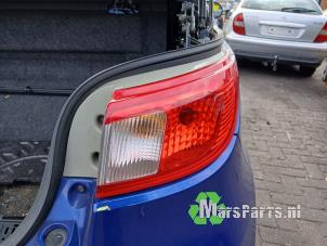 Używane Tylne swiatlo pozycyjne prawe Mitsubishi Colt CZC 1.5 16V Cena € 30,00 Procedura marży oferowane przez Autodemontagebedrijf De Mars