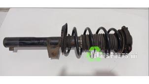 Używane Amortyzator lewy przód Audi A3 Sportback (8PA) 1.2 TFSI Cena € 75,00 Procedura marży oferowane przez Autodemontagebedrijf De Mars