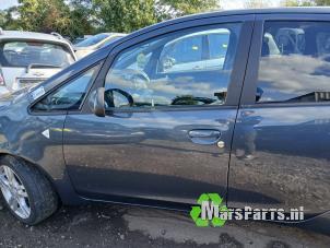 Używane Drzwi lewe przednie wersja 4-drzwiowa Mitsubishi Colt (Z2/Z3) 1.3 16V Cena € 80,00 Procedura marży oferowane przez Autodemontagebedrijf De Mars