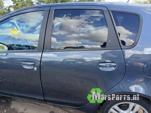 Używane Drzwi lewe tylne wersja 4-drzwiowa Mitsubishi Colt (Z2/Z3) 1.3 16V Cena € 80,00 Procedura marży oferowane przez Autodemontagebedrijf De Mars