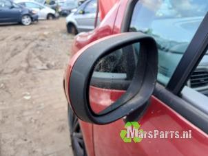 Używane Lusterko zewnetrzne lewe Renault Modus/Grand Modus (JP) 1.6 16V Cena € 40,00 Procedura marży oferowane przez Autodemontagebedrijf De Mars