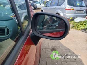 Używane Lusterko zewnetrzne prawe Renault Modus/Grand Modus (JP) 1.6 16V Cena € 40,00 Procedura marży oferowane przez Autodemontagebedrijf De Mars