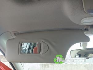 Używane Oslona przeciwsloneczna Renault Modus/Grand Modus (JP) 1.6 16V Cena € 30,00 Procedura marży oferowane przez Autodemontagebedrijf De Mars