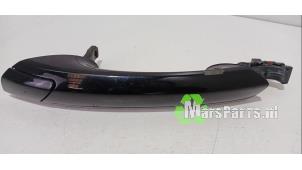 Begagnade Dörrhandtag, 4-dörrars, vänster bak BMW 7 serie (G11/12) 740e,Le Pris € 40,00 Marginaltabell erbjuds av Autodemontagebedrijf De Mars