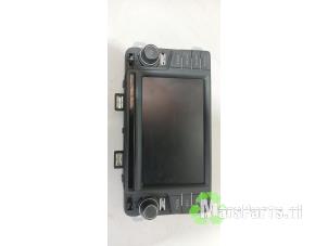 Używane Radioodtwarzacz CD Volkswagen Polo V (6R) 1.2 TSI 16V BlueMotion Technology Cena € 200,00 Procedura marży oferowane przez Autodemontagebedrijf De Mars