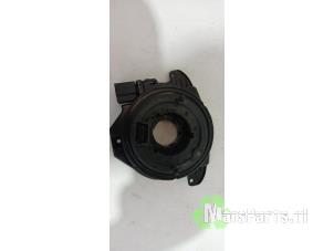 Używane Przewód spiralny poduszki powietrznej Volkswagen Polo V (6R) 1.2 TSI 16V BlueMotion Technology Cena € 65,00 Procedura marży oferowane przez Autodemontagebedrijf De Mars