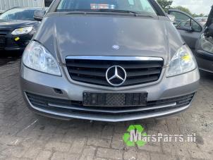 Gebruikte Voorbumper Mercedes A (W169) 1.5 A-160 Prijs € 50,00 Margeregeling aangeboden door Autodemontagebedrijf De Mars