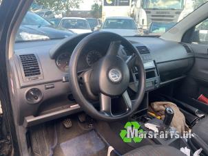 Gebruikte Combischakelaar Stuurkolom Volkswagen Polo IV (9N1/2/3) 1.4 16V Prijs € 40,00 Margeregeling aangeboden door Autodemontagebedrijf De Mars