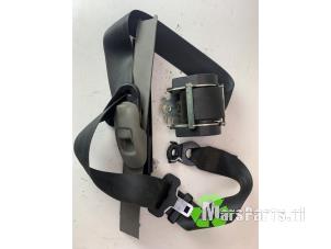 Gebruikte Veiligheidsgordel rechts-voor Opel Movano 2.3 CDTi Biturbo 16V FWD Prijs € 63,00 Margeregeling aangeboden door Autodemontagebedrijf De Mars