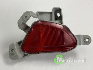 Używane Tylne swiatlo przeciwmgielne Mazda 2 (DJ/DL) 1.5 SkyActiv-G 90 Cena € 49,00 Procedura marży oferowane przez Autodemontagebedrijf De Mars