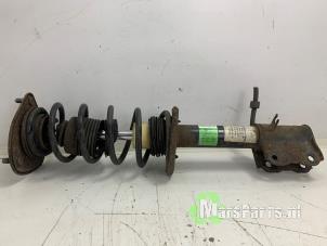 Używane Amortyzator prawy przód Mitsubishi Colt (Z2/Z3) 1.1 12V Cena € 135,00 Procedura marży oferowane przez Autodemontagebedrijf De Mars