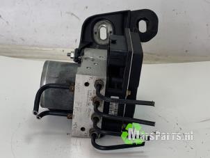 Begagnade ABS-pump Opel Corsa D 1.0 Pris € 300,00 Marginaltabell erbjuds av Autodemontagebedrijf De Mars