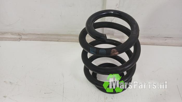 Bakre spolfjäder från en Mercedes-AMG CLA Shooting Brake AMG (117.9) 2.0 CLA-45 AMG Turbo 16V 2017