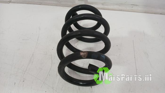 Bakre spolfjäder från en Mercedes-AMG CLA Shooting Brake AMG (117.9) 2.0 CLA-45 AMG Turbo 16V 2017