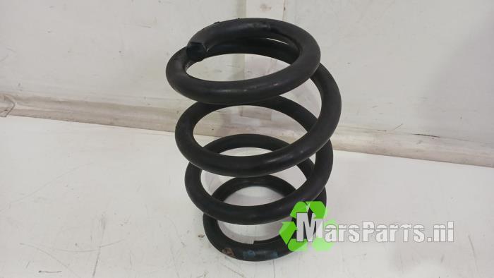 Bakre spolfjäder från en Mercedes-AMG CLA Shooting Brake AMG (117.9) 2.0 CLA-45 AMG Turbo 16V 2017