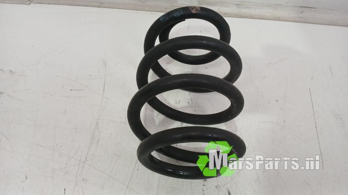 Bakre spolfjäder från en Mercedes-AMG CLA Shooting Brake AMG (117.9) 2.0 CLA-45 AMG Turbo 16V 2017