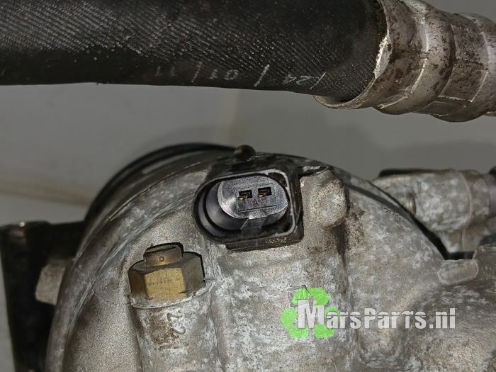 Pompa klimatyzacji z Volkswagen Polo V (6R) 1.2 TDI 12V BlueMotion 2011