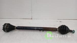 Używane Os napedowa lewy przód Volkswagen Polo V (6R) 1.2 TDI 12V BlueMotion Cena € 25,00 Procedura marży oferowane przez Autodemontagebedrijf De Mars