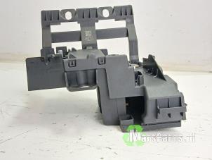 Używane Skrzynka bezpieczników BMW 7 serie (G11/12) 740e,Le Cena € 65,00 Procedura marży oferowane przez Autodemontagebedrijf De Mars