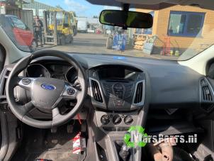 Używane Panel sterowania nagrzewnicy Ford Focus 3 Wagon 1.0 Ti-VCT EcoBoost 12V 125 Cena € 40,00 Procedura marży oferowane przez Autodemontagebedrijf De Mars