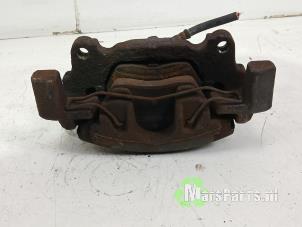 Używane Zacisk hamulcowy prawy przód Volkswagen Touran (1T1/T2) 1.6 FSI 16V Cena € 30,00 Procedura marży oferowane przez Autodemontagebedrijf De Mars