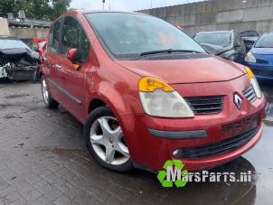 Używane Os tylna napedu na przednie kola Renault Modus/Grand Modus (JP) 1.4 16V Cena € 100,00 Procedura marży oferowane przez Autodemontagebedrijf De Mars